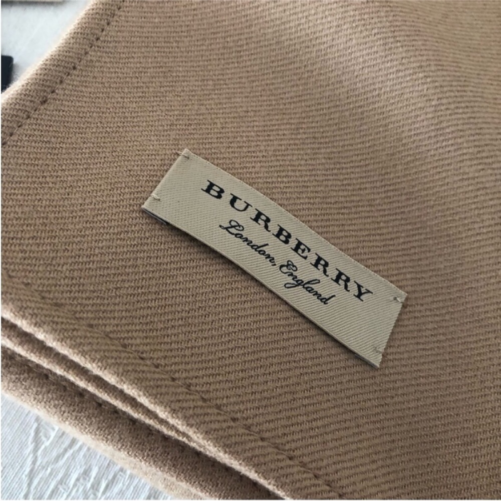NWT Burberry Charlotte Reversible Wool 140 X 140 Cape Scarf Wrap poncho - Picture 5 of 10